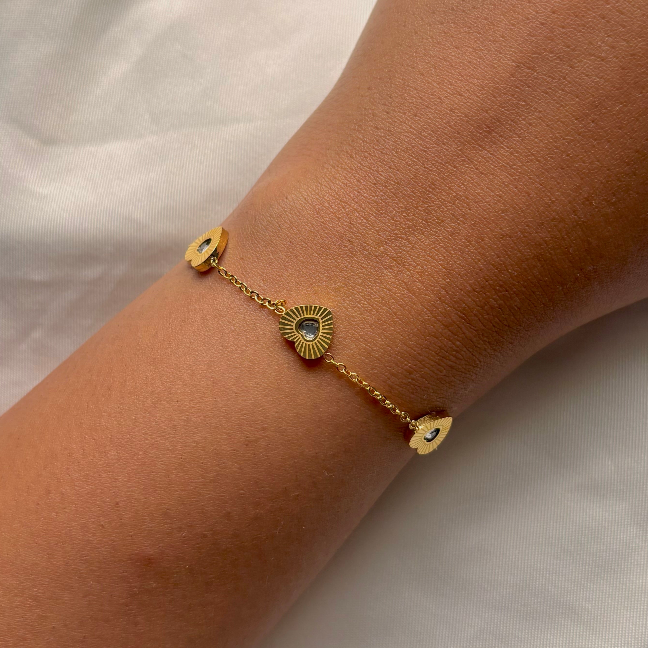 Golden heart bracelet