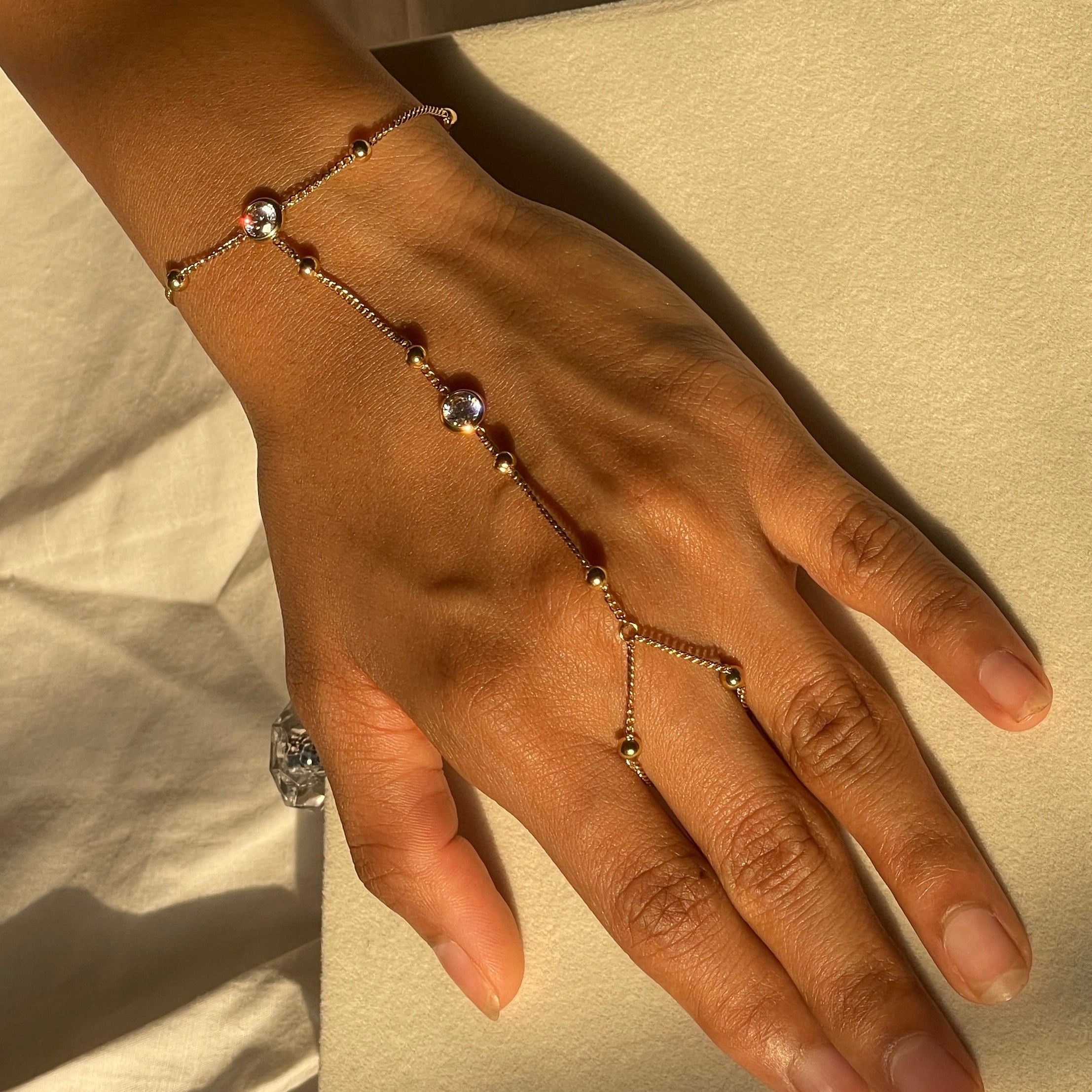 Circle Diamond Hand Chain