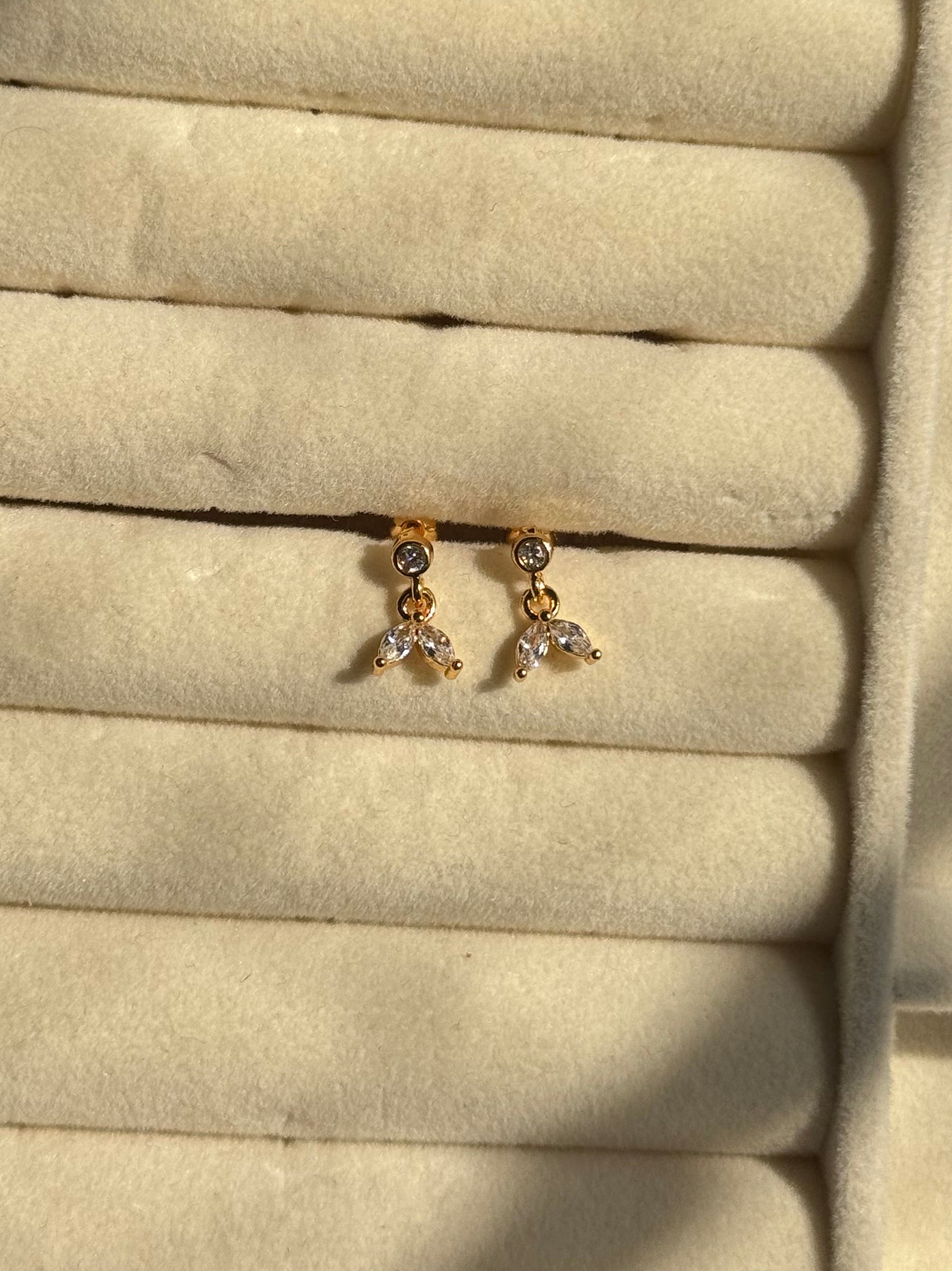 Leaf  Piercing (Pair)