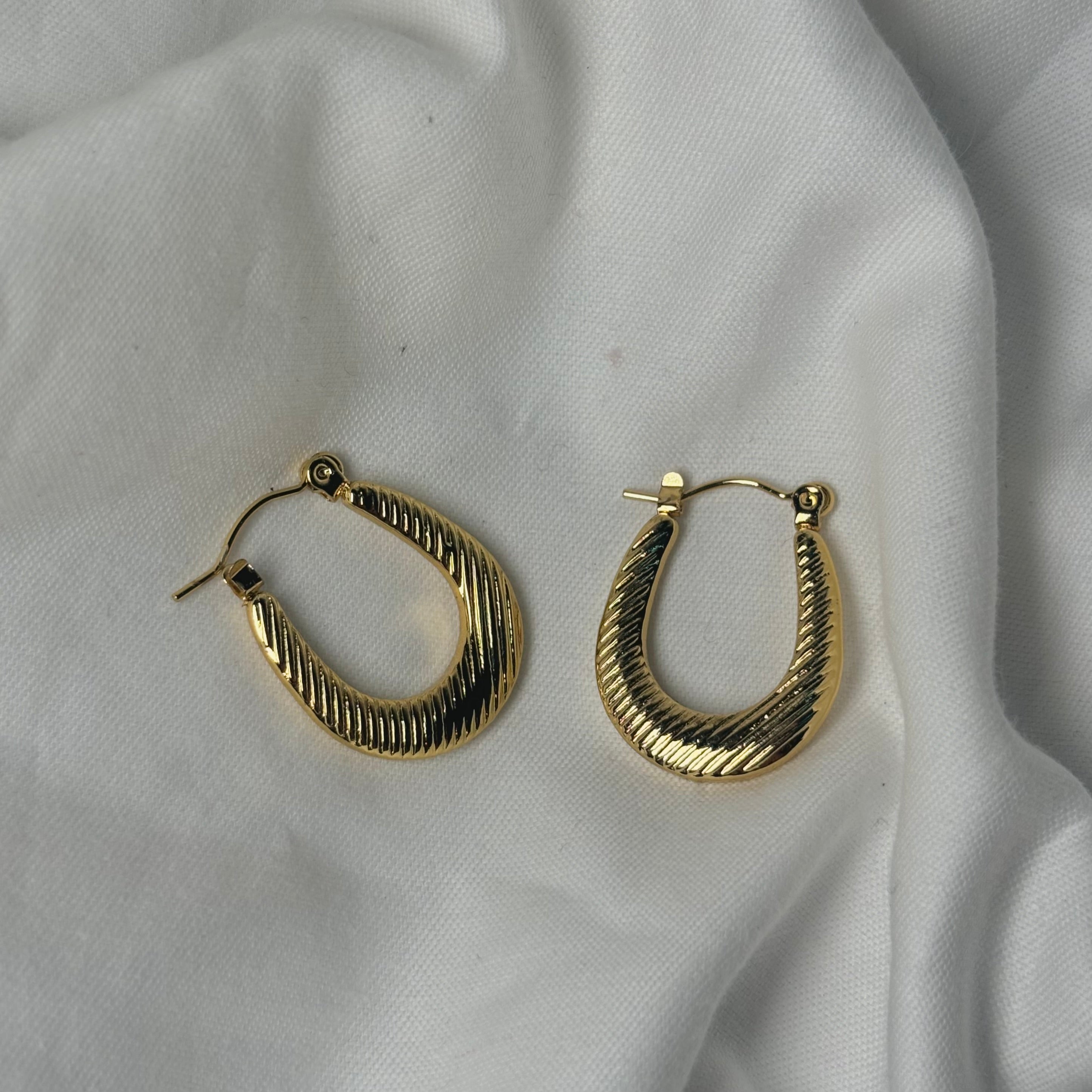 Dela hoops