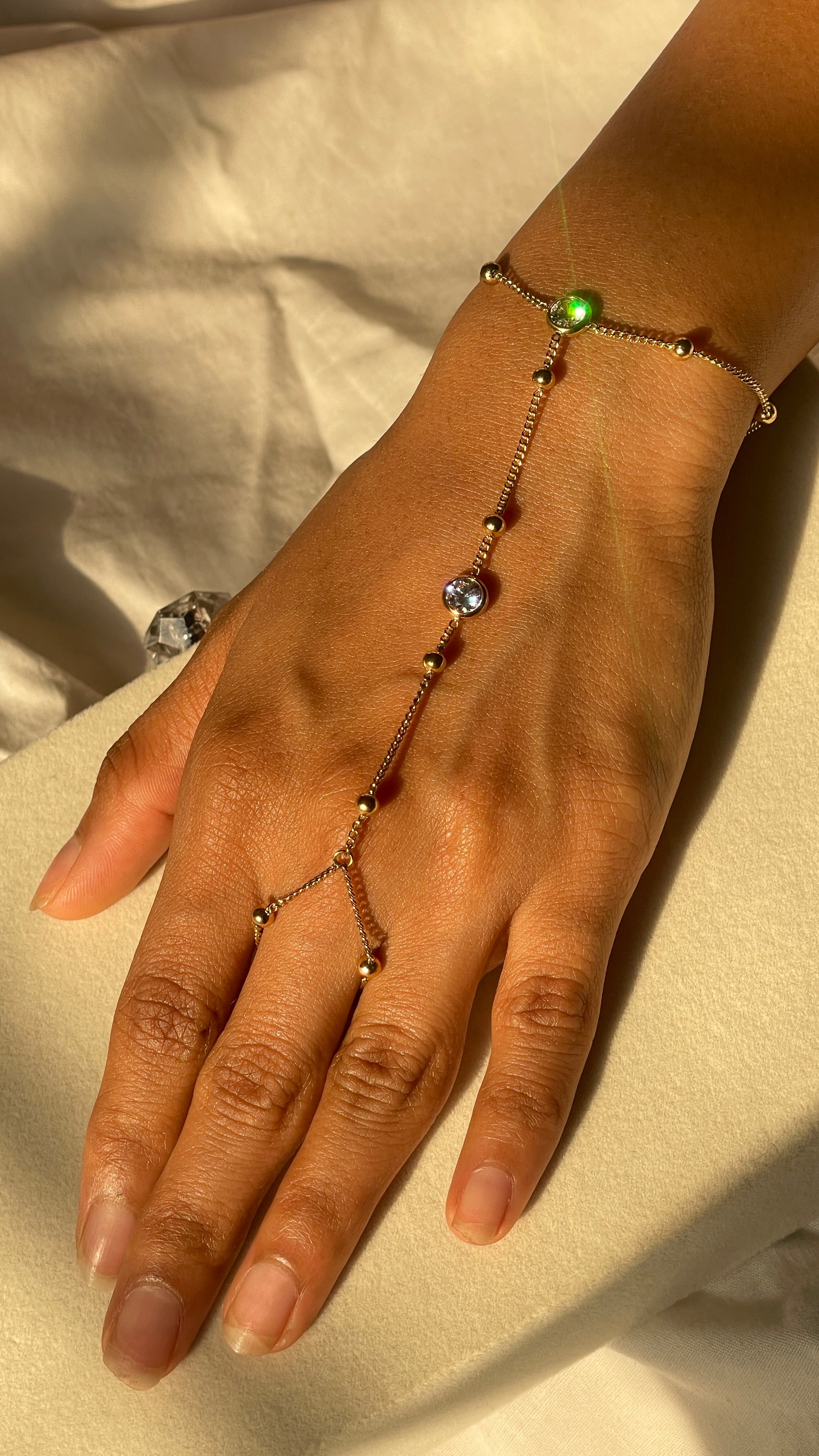 Circle Diamond Hand Chain