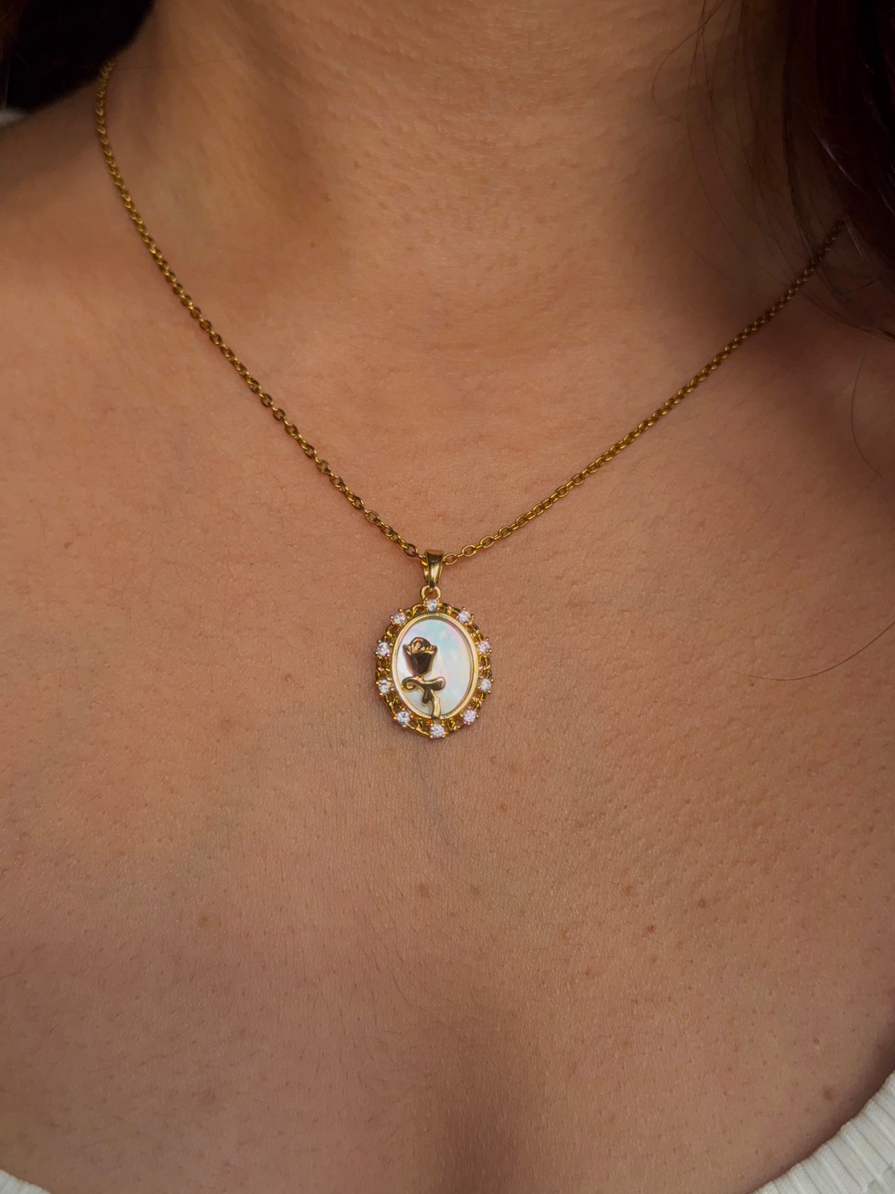 Oval rose frame necklace