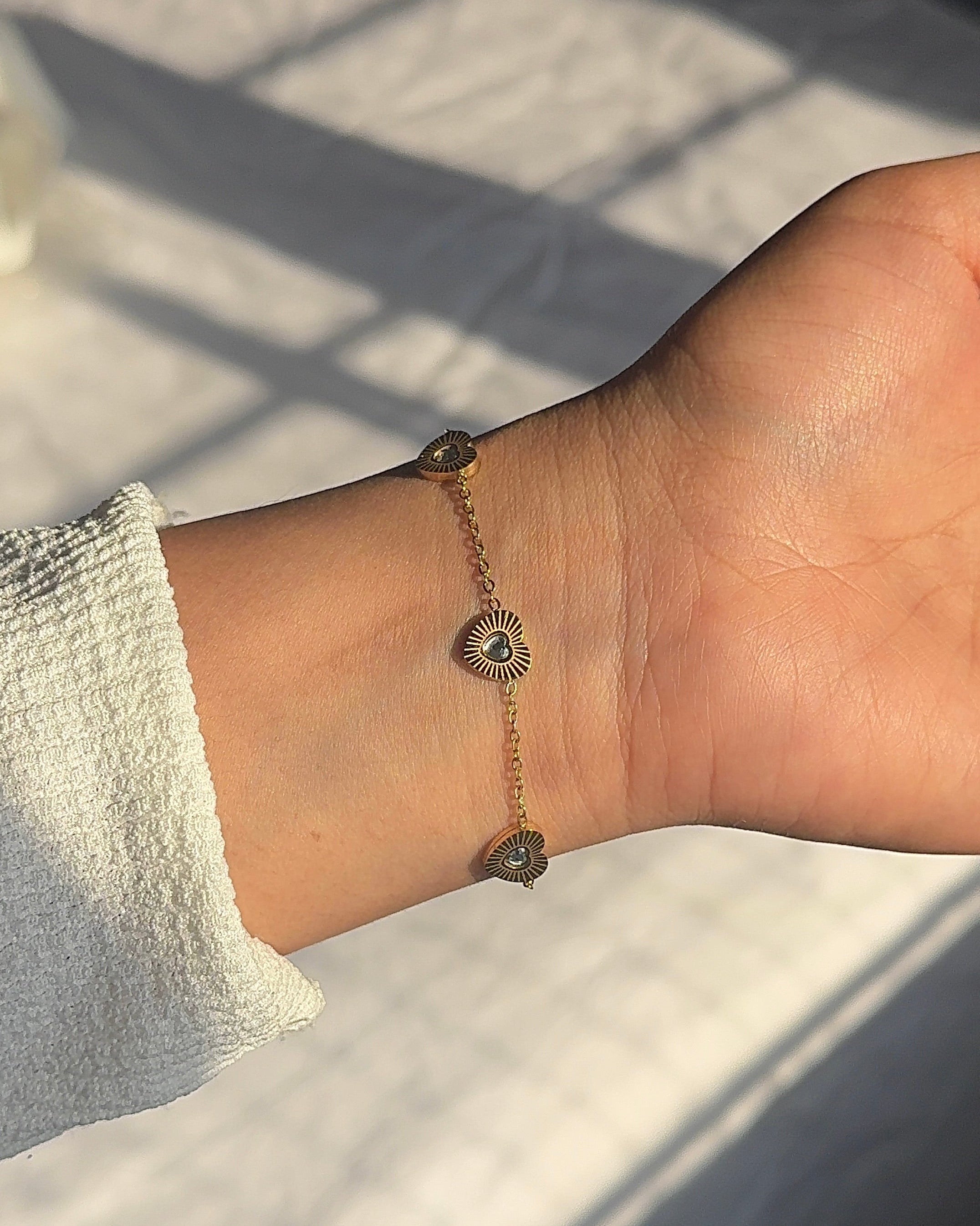 Golden heart bracelet