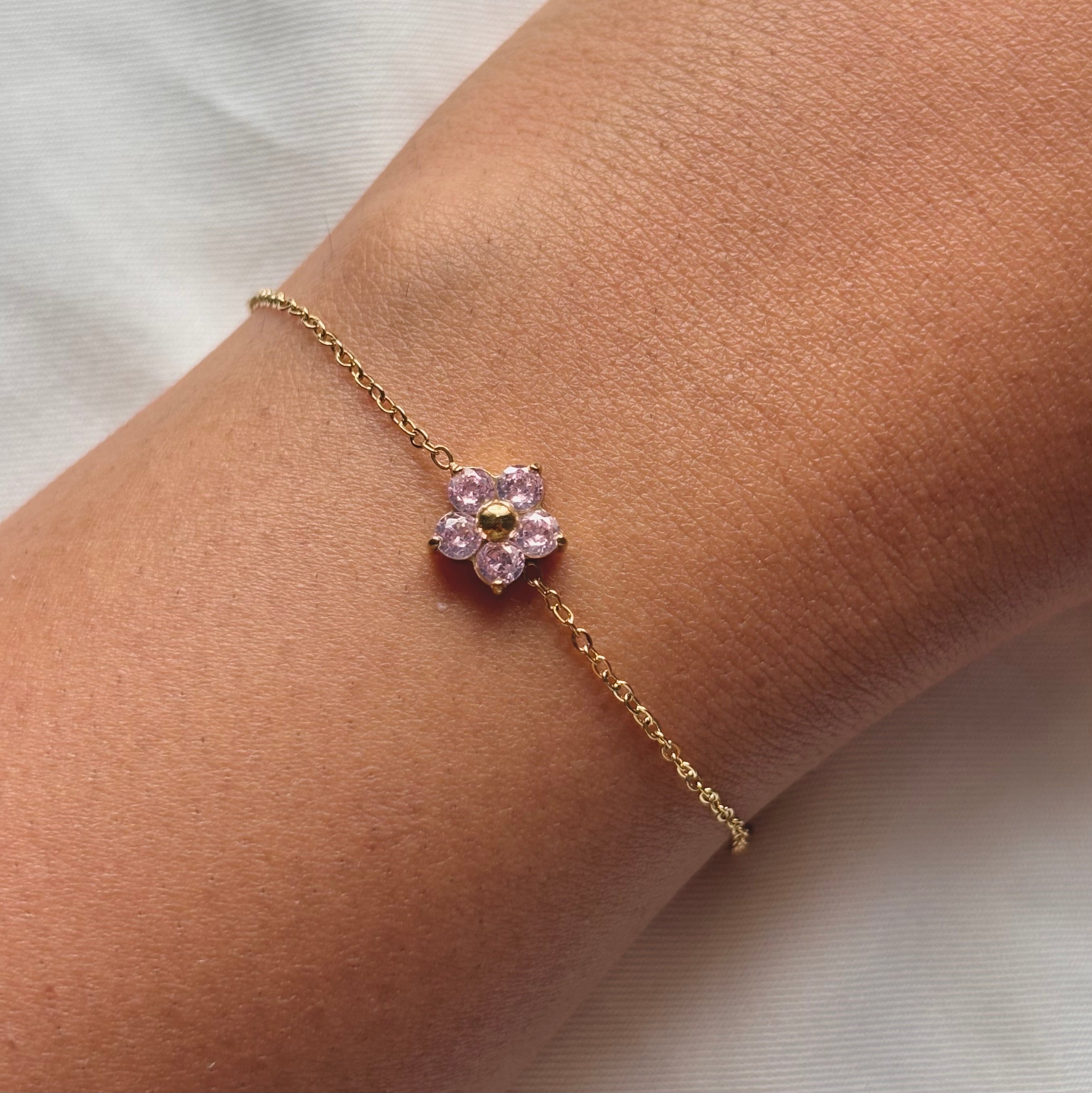 Flower dainty bracelet