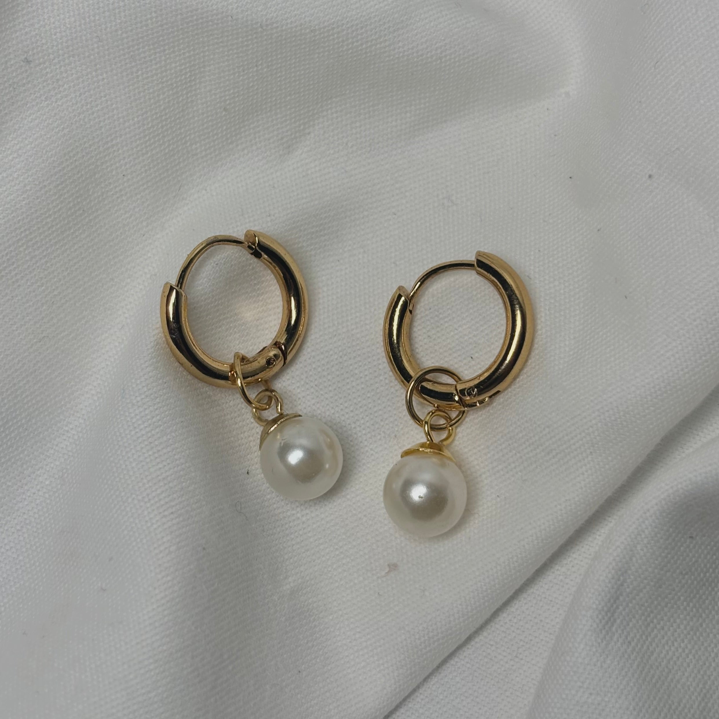 Pearl small hoop