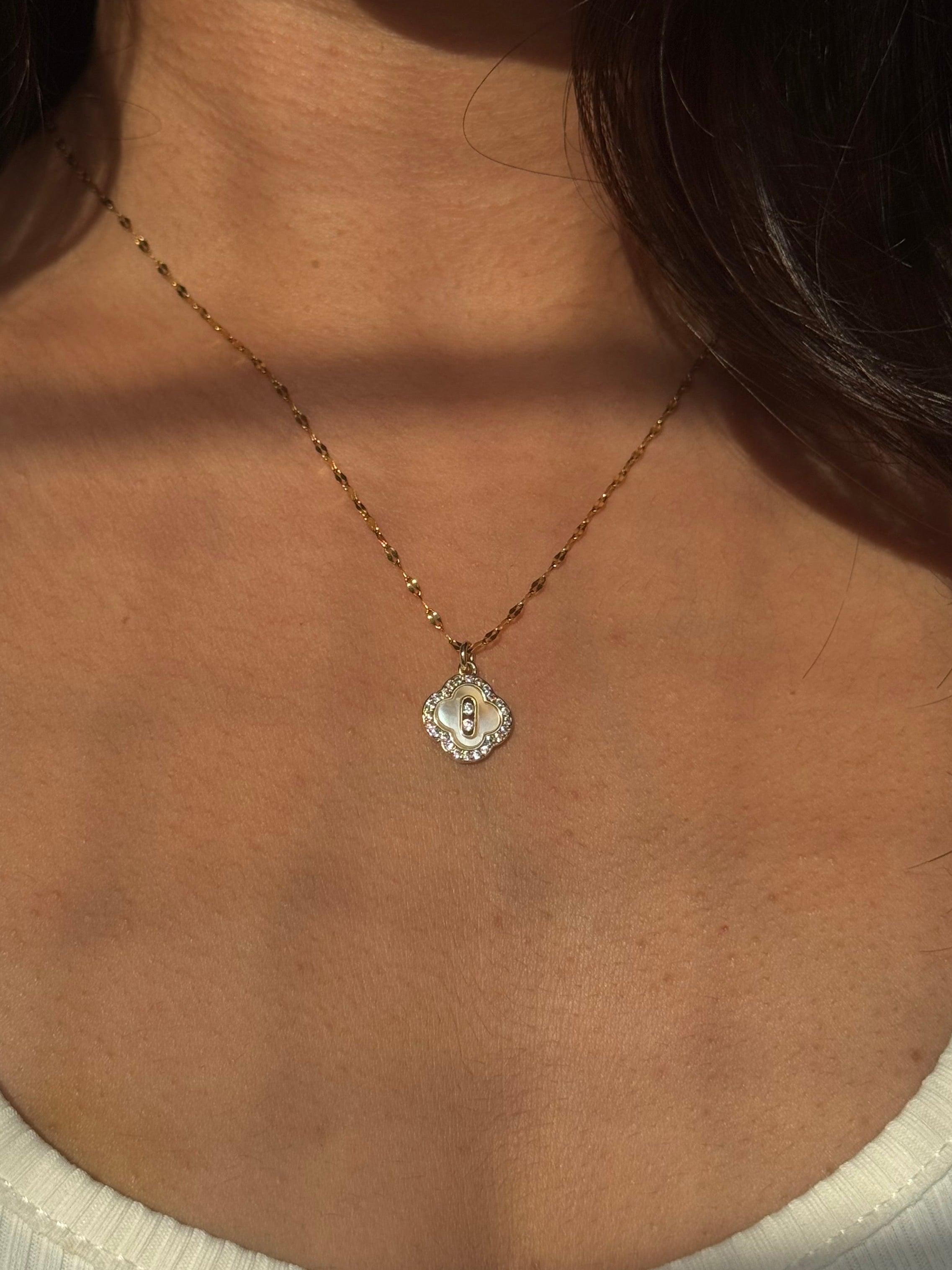 Dazzling shine necklace