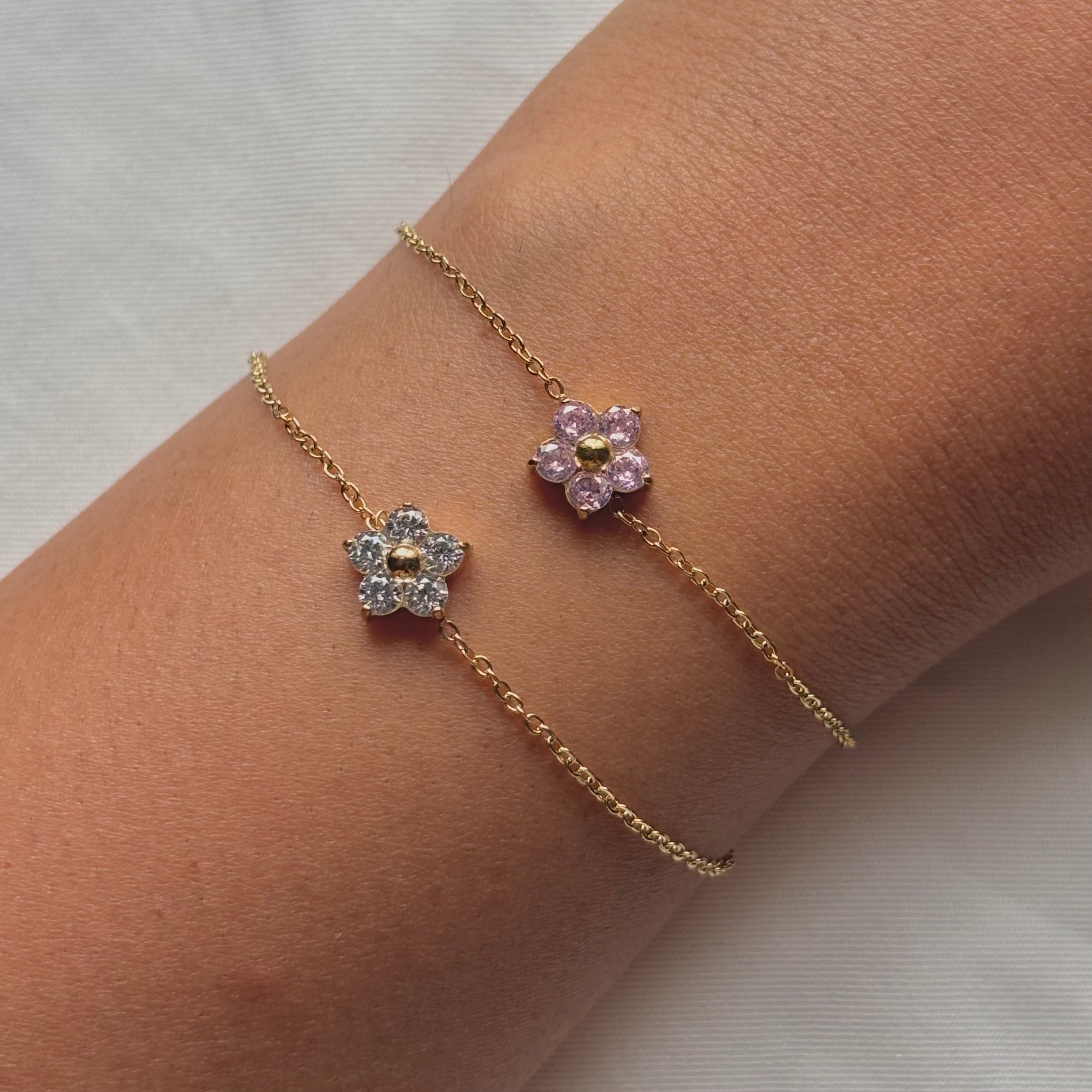 Flower dainty bracelet