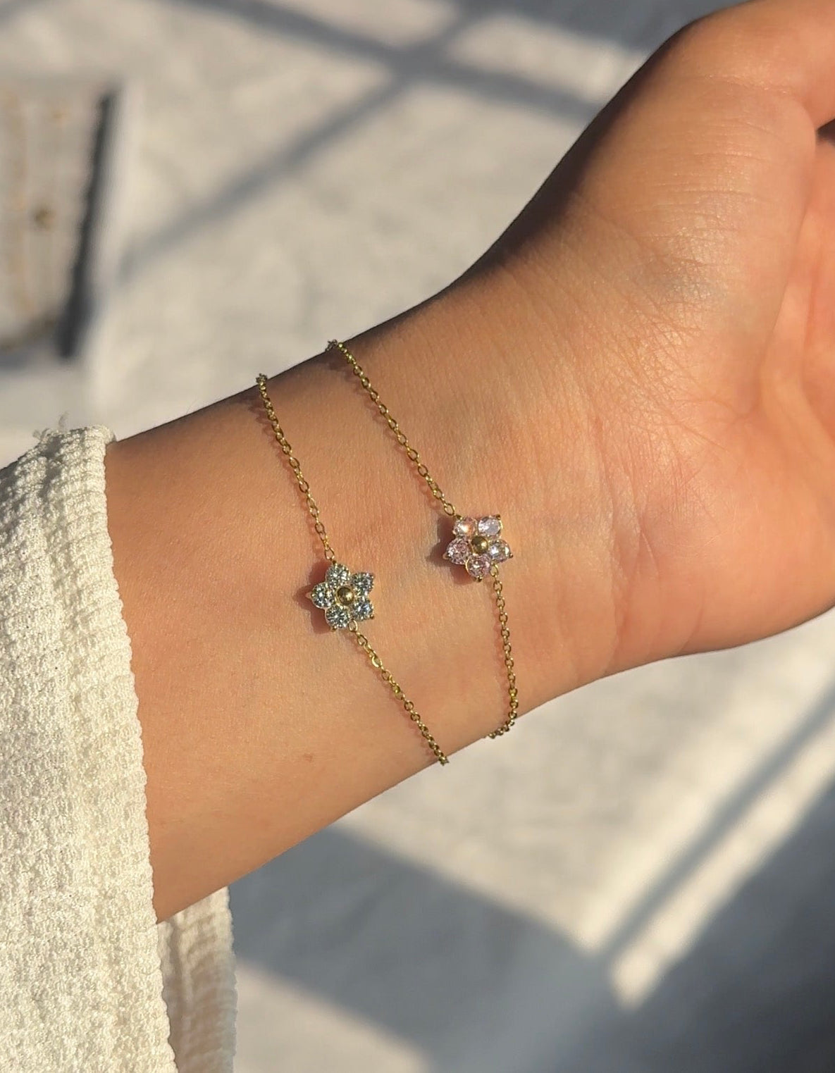 Flower dainty bracelet