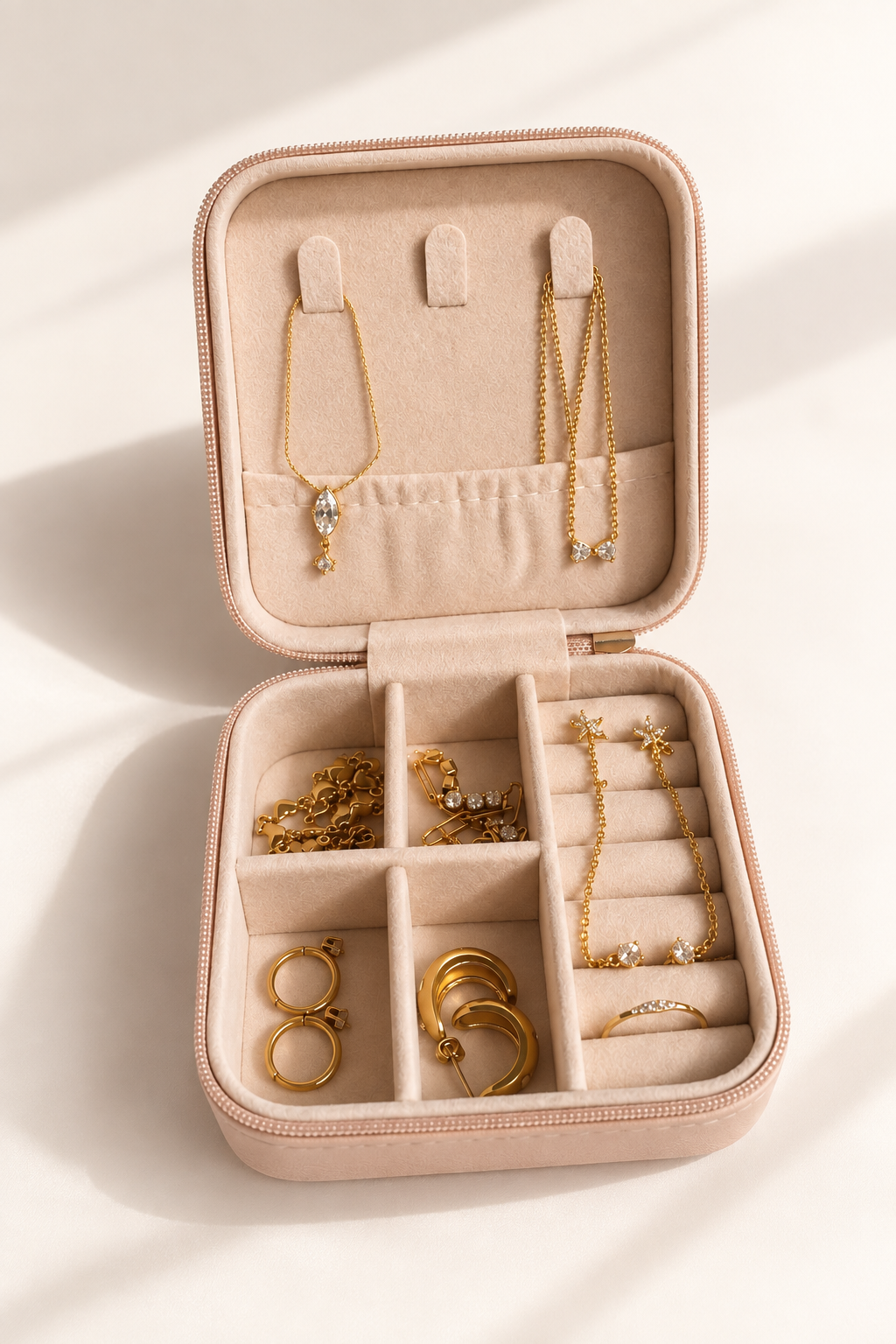 8 Jewellery + Free Organiser for her