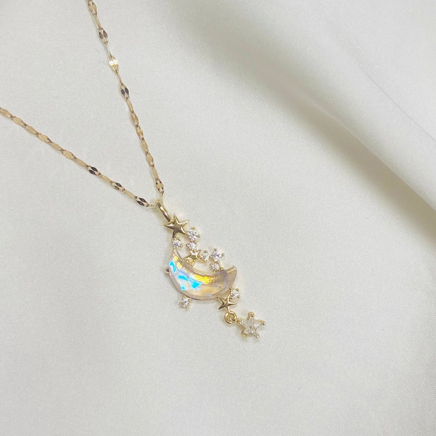 White Moon Necklace